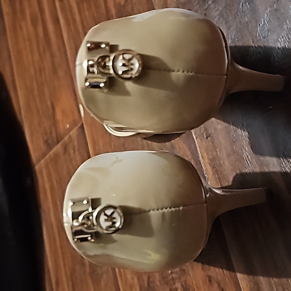 Open Toe Pumps - Picture 3 of 5